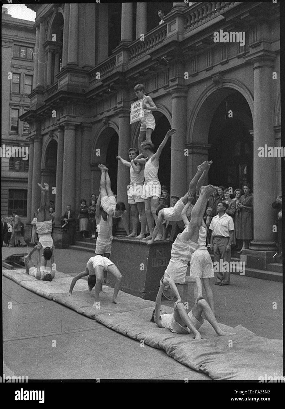 255 SLNSW 30981 Settimana della salute visualizzatore esterno Newcastle Post Office Foto Stock
