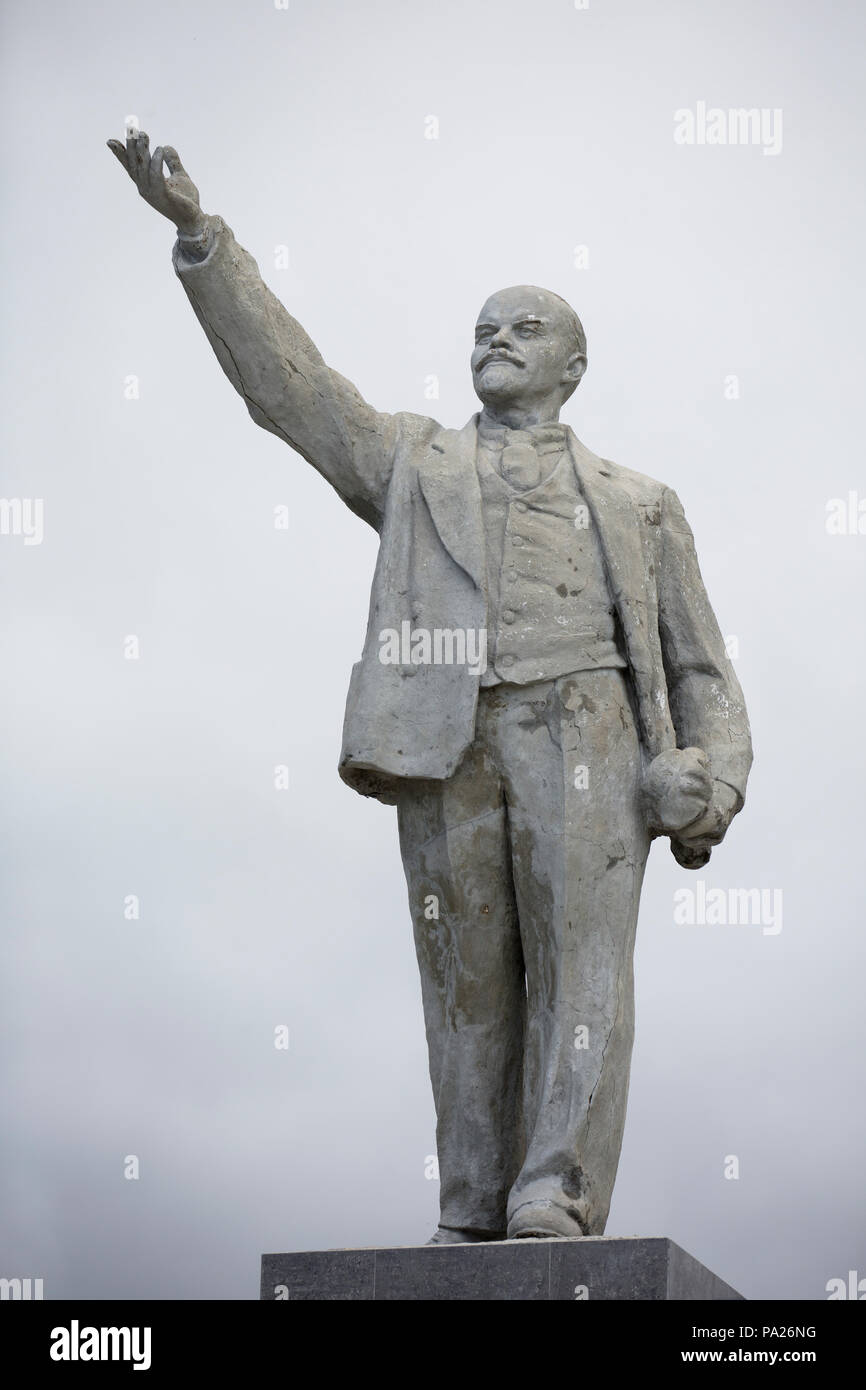 Vladimir Lenin statua in Okhotsk, Russia Foto Stock