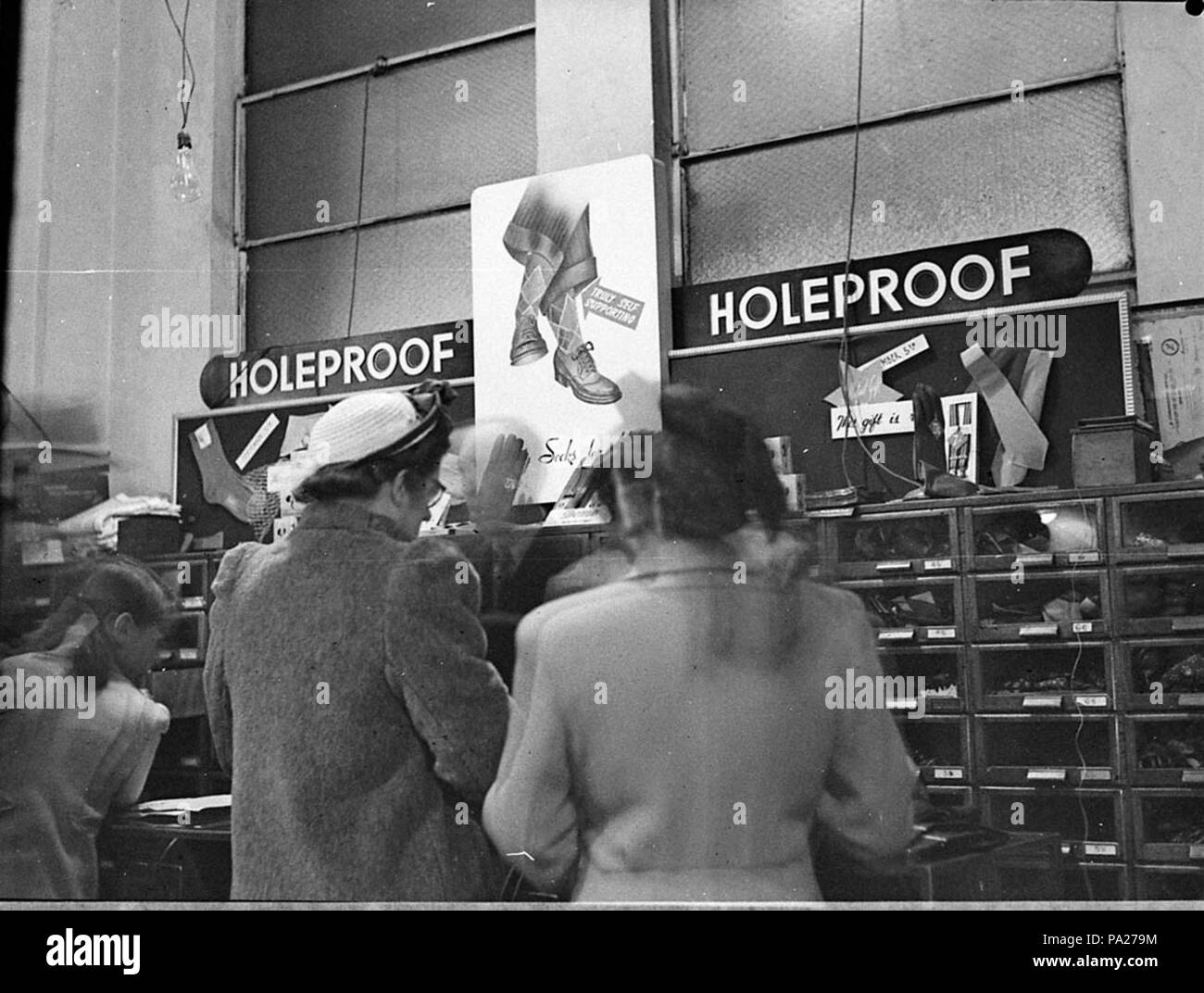 262 37097 SLNSW Holeproof display Foto Stock