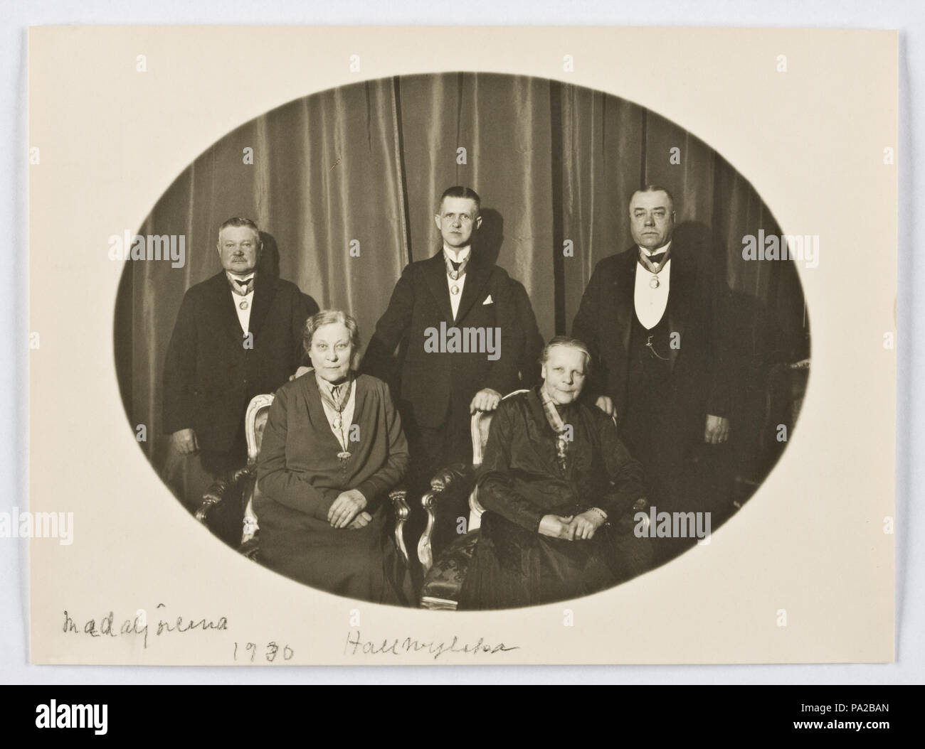 Inv.nr om det finlandesi. 215 Reprofoto. Gruppbild. Tjänstefolket. Pro Patria-medaljörerna - Hallwylska museet - 86991 Foto Stock