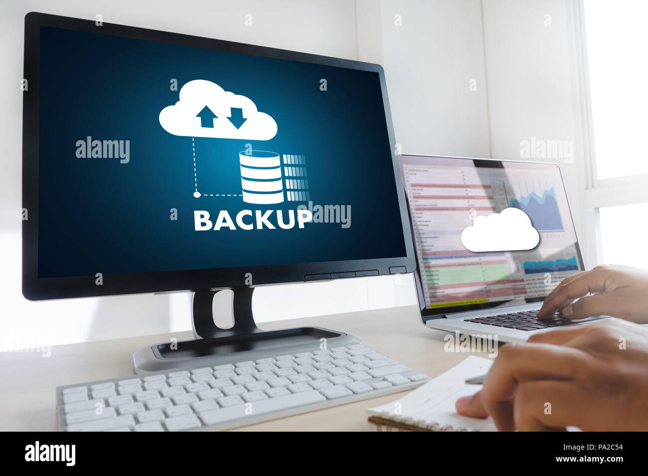 LIVE STREAMING Backup Download digitale di elaborazione un trasferimento dei dati , il download di streaming Foto Stock