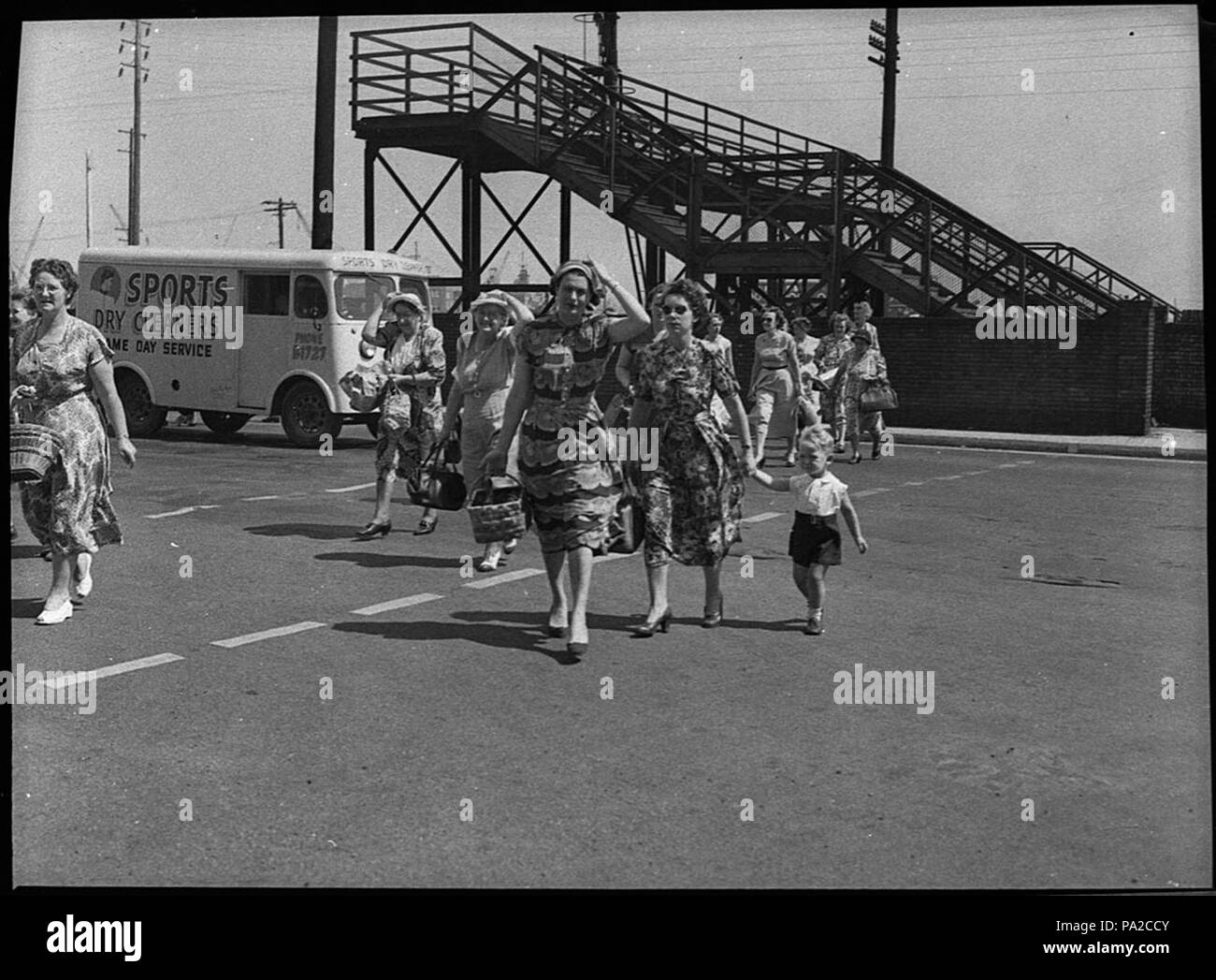 257 32587 SLNSW shopper in Wolfe Scott e strade Hunter Newcastle Foto Stock