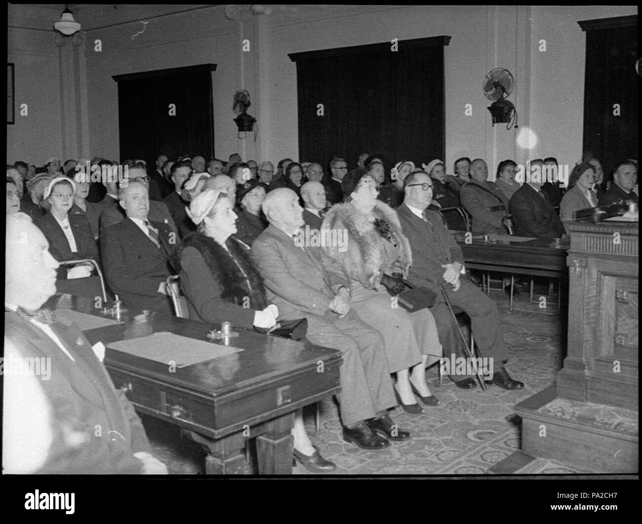 258 32958 SLNSW Civic reception per il Governatore generale Sir William Lady Slim con il sindaco Ald F Purdue onorevole Purdue e città Clerk W Burges onorevole Burges Foto Stock