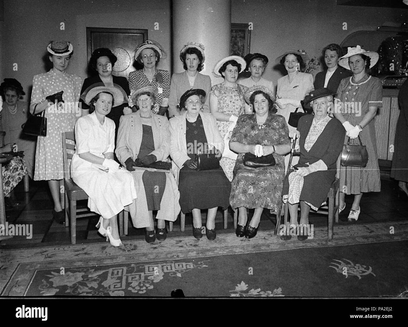 262 36743 SLNSW associato pane conferenza di fabbricazione ladies tè del mattino a Cahills Foto Stock