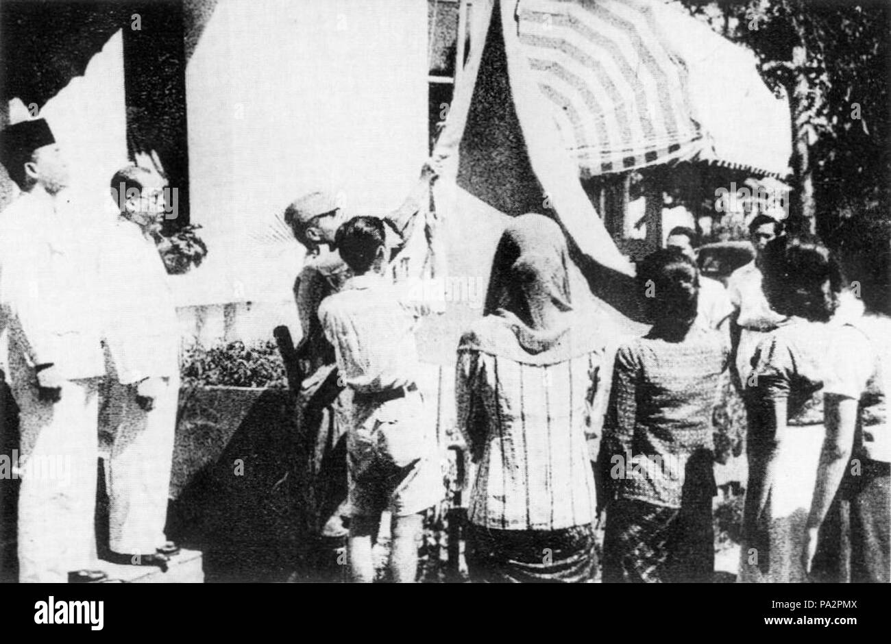 124 bandiera indonesiana ha sollevato 17 Agosto 1945 Foto Stock