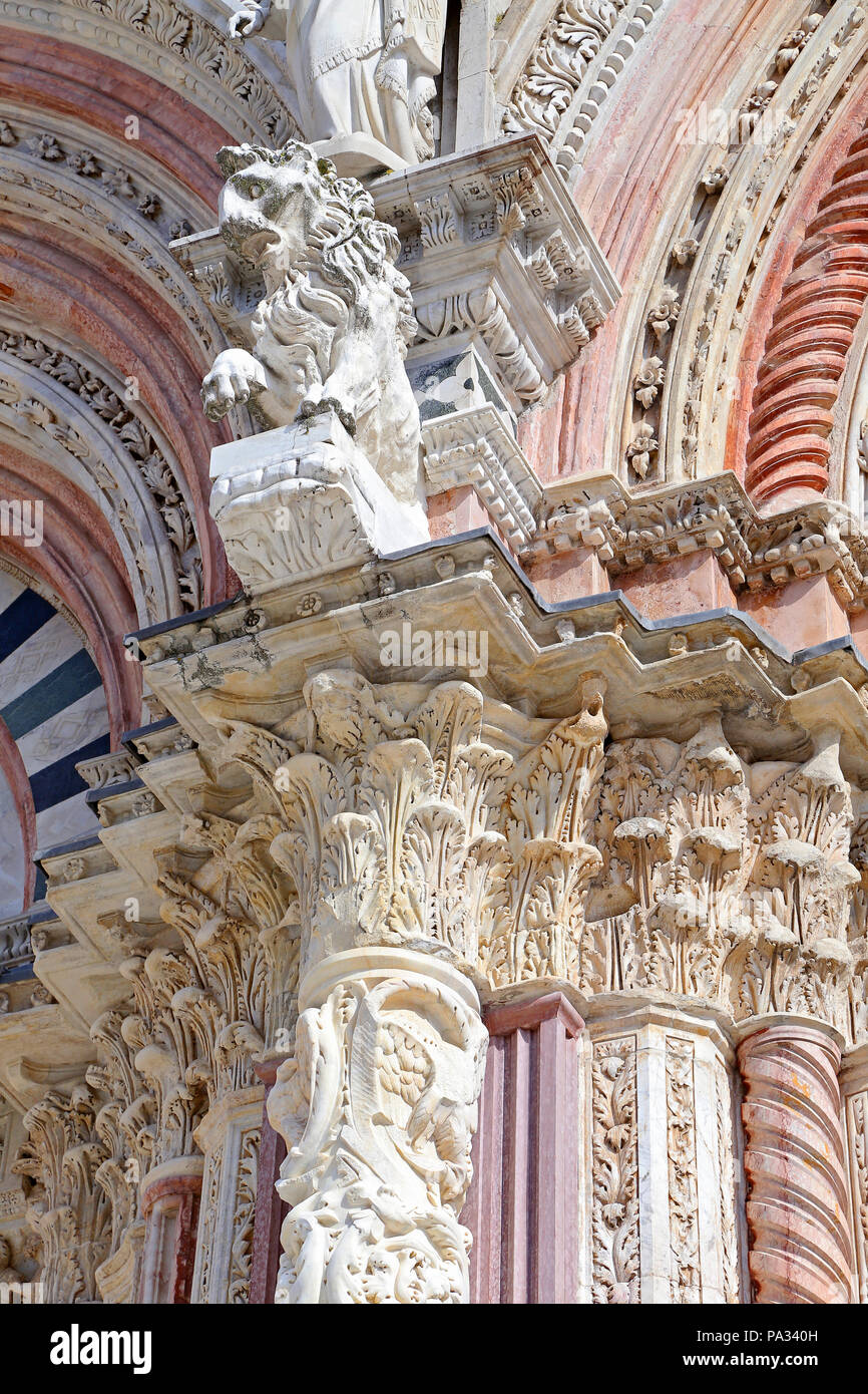 Cattedrale di Siena (Dettagli) è un borgo medievale Foto Stock