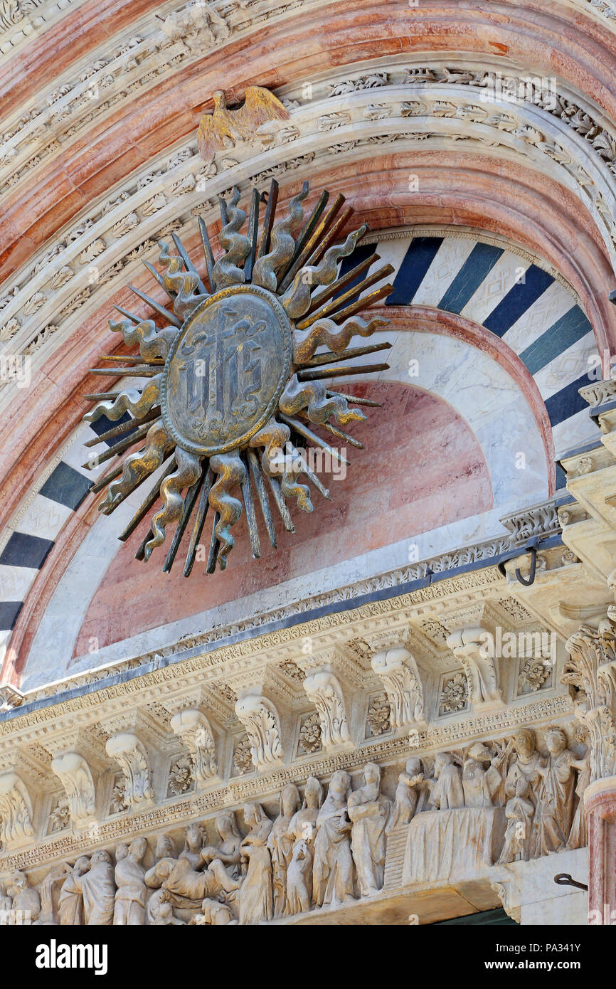 Cattedrale di Siena (Dettagli) è un borgo medievale Foto Stock