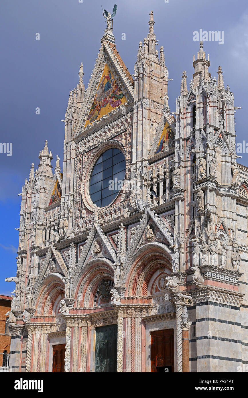 Cattedrale di Siena (Dettagli) è un borgo medievale Foto Stock