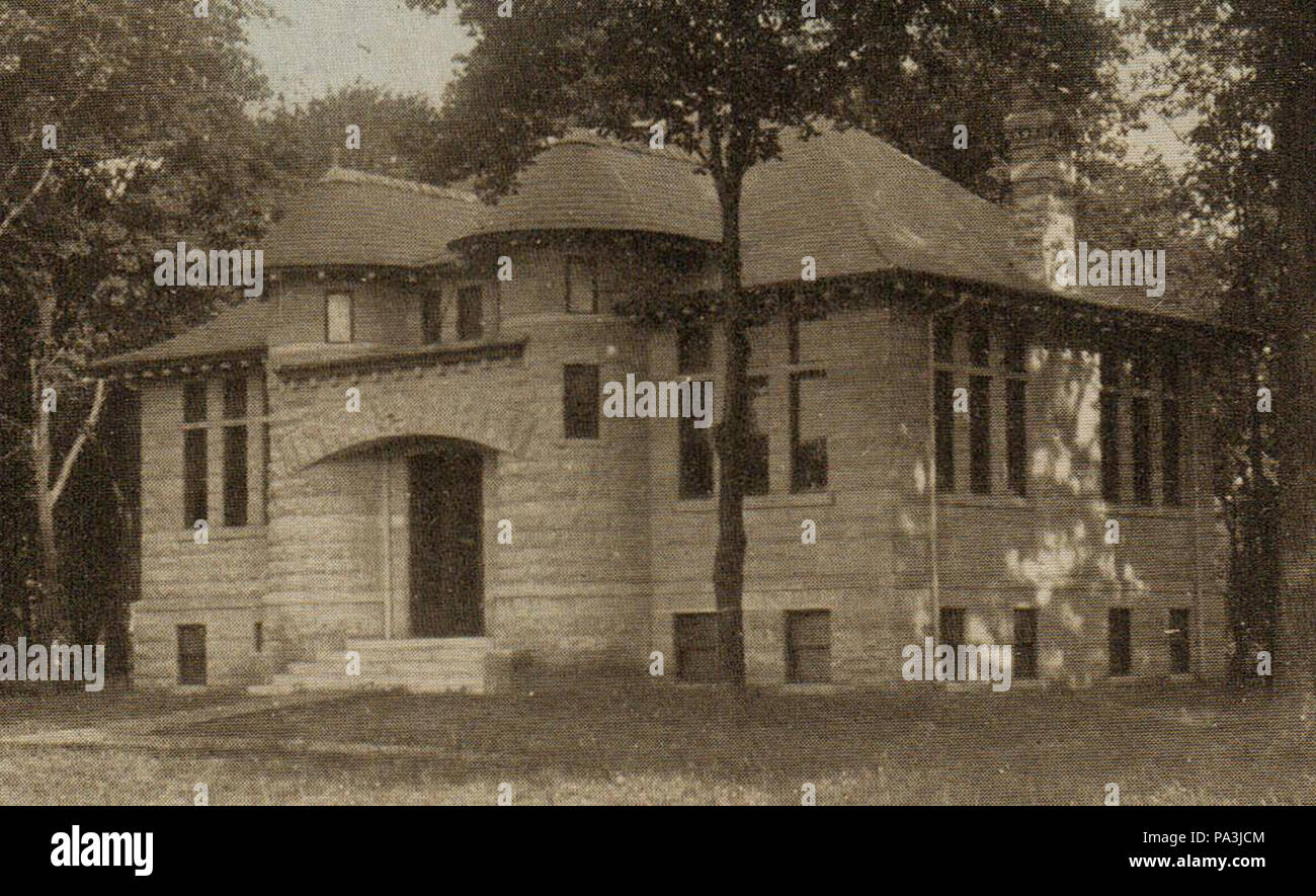 . Inglese: Immagine di El Paso, Illinois Carnegie Library. Situato ad ovest sulla prima strada tra N. Sycamore e N. Elm Sts. Tra il 1906 e il dicembre 1912; scheda è post contrassegnato Dicembre 21, 1912 617 ElPasoILLibrary Foto Stock