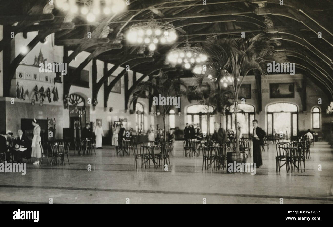 125 interno del chalet di montagna al belvedere sul Mount Royal, Montreal, QC, circa 1935 Foto Stock