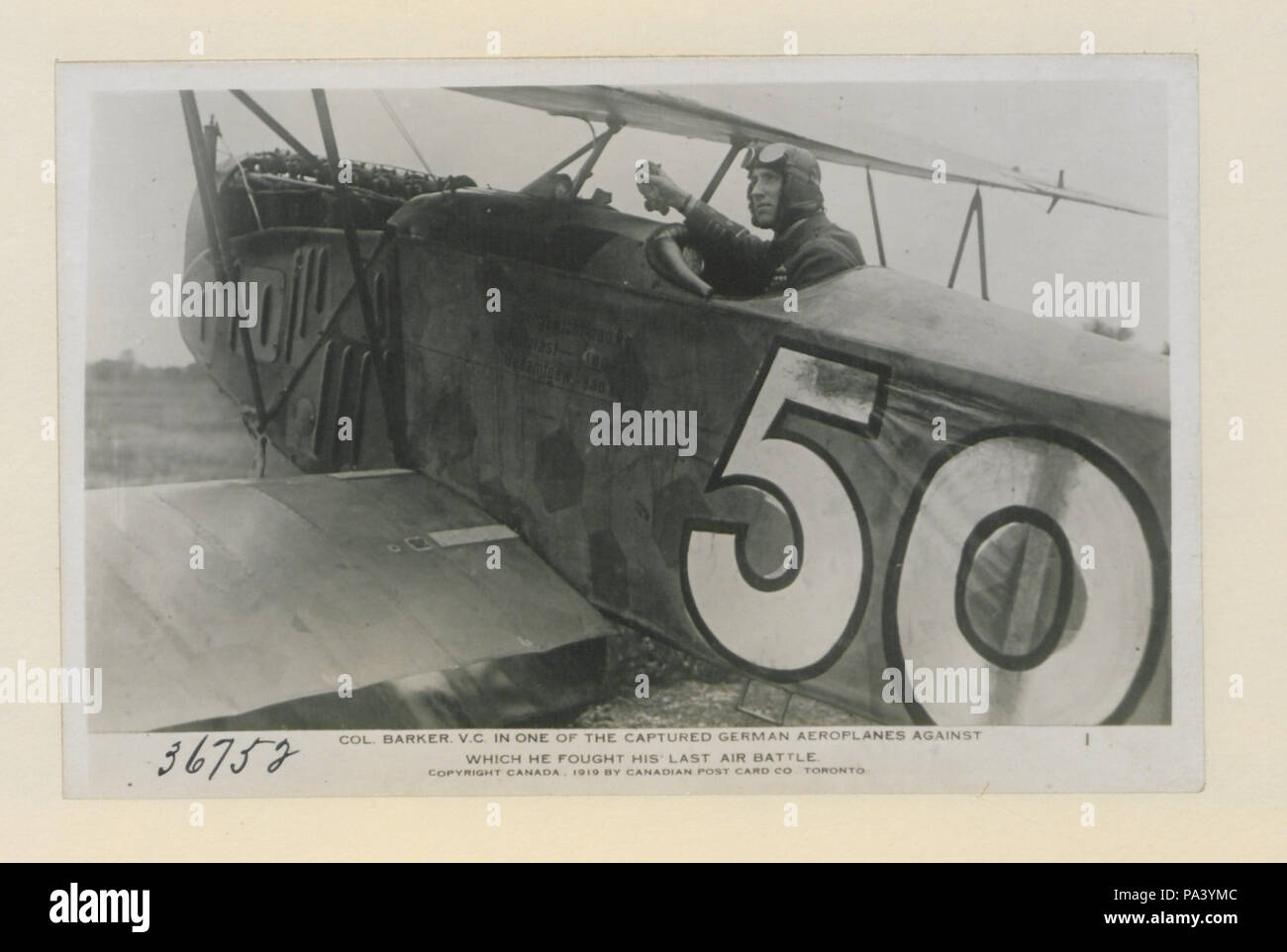 333 col Barker, VC, in uno degli acquisiti di aerei tedeschi contro il quale combatté la sua ultima battaglia aria (HS85-10-36752) originale Foto Stock