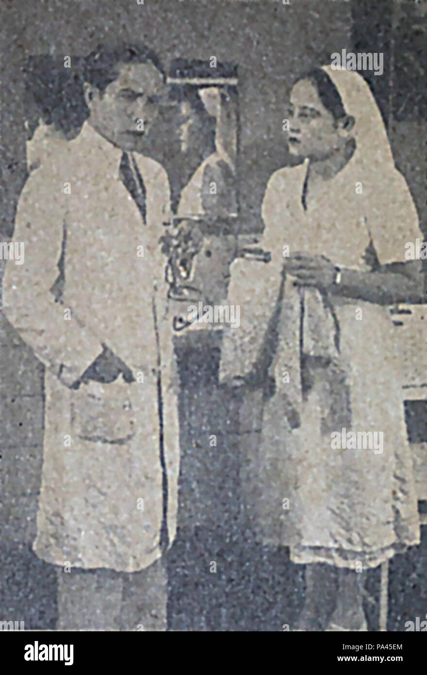 162 m Rasjid e al Ratna Asmara Kartinah Pertjatoeran Doenia Sep 1941 p7 Foto Stock