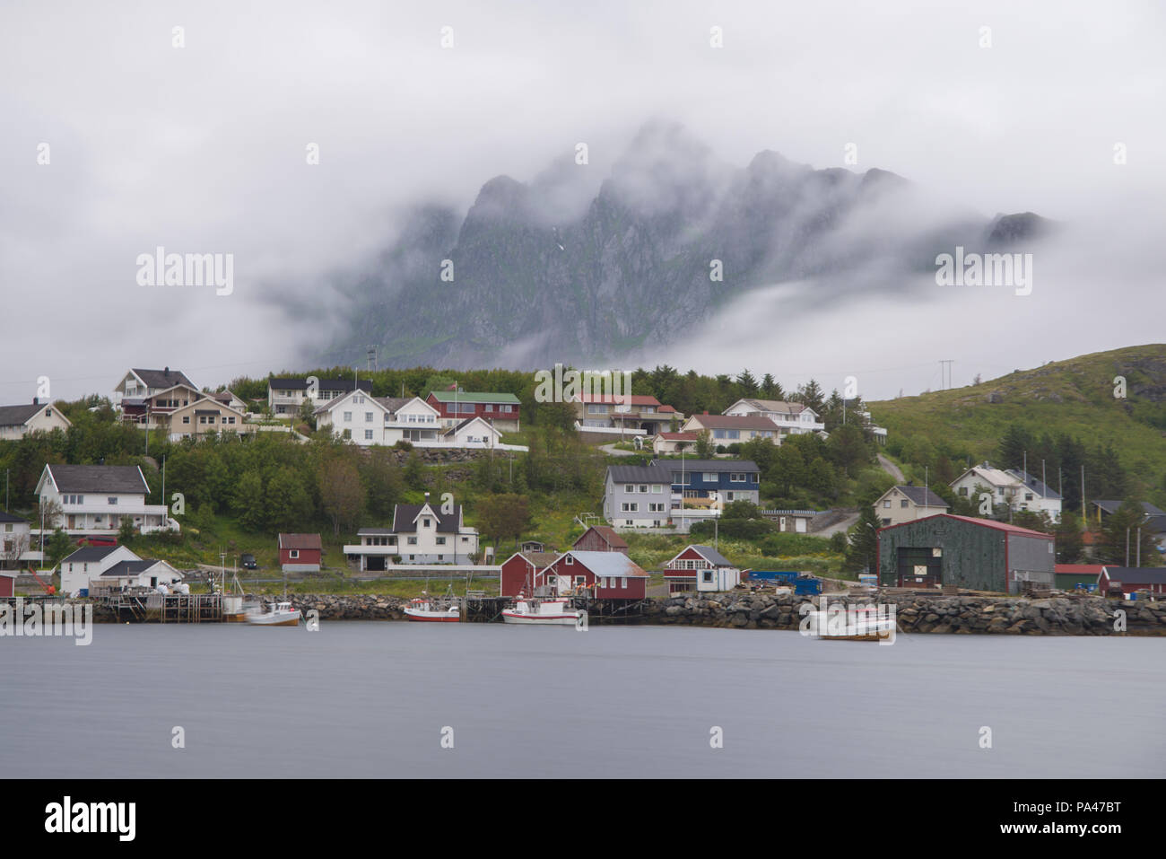 Villaggio di Reine nelle Isole Lofoten in Norvegia Foto Stock