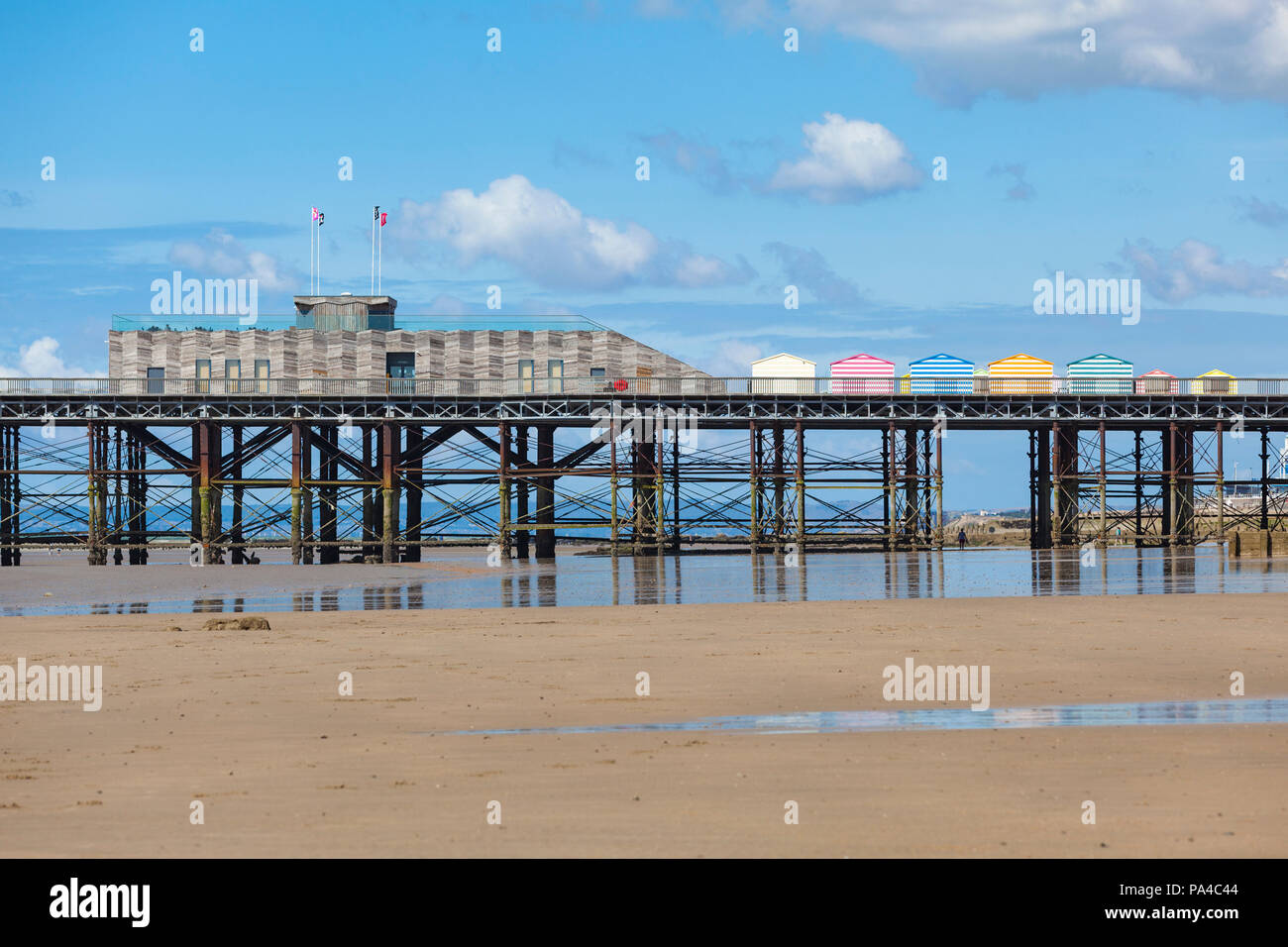 Hastings pier, estati giorno 2018, east sussex, Regno Unito Foto Stock