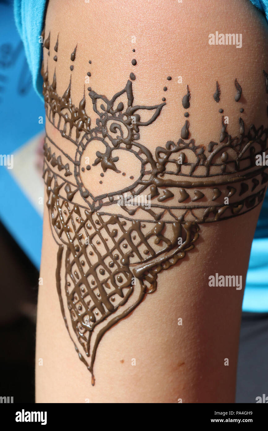 Henna Tattoo sul avambraccio Foto Stock