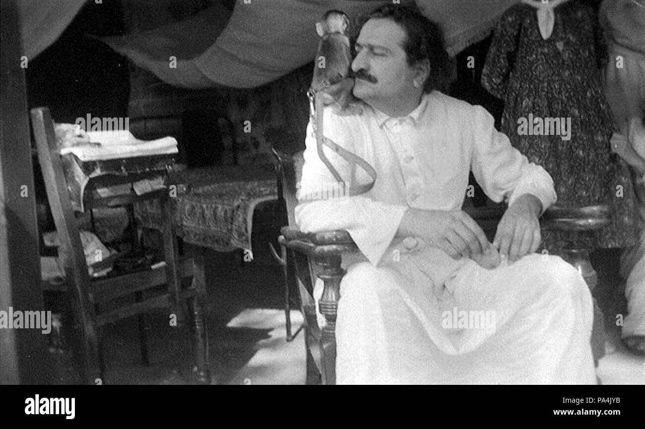 121 Meher Baba Con Monkey 1939 Foto Stock