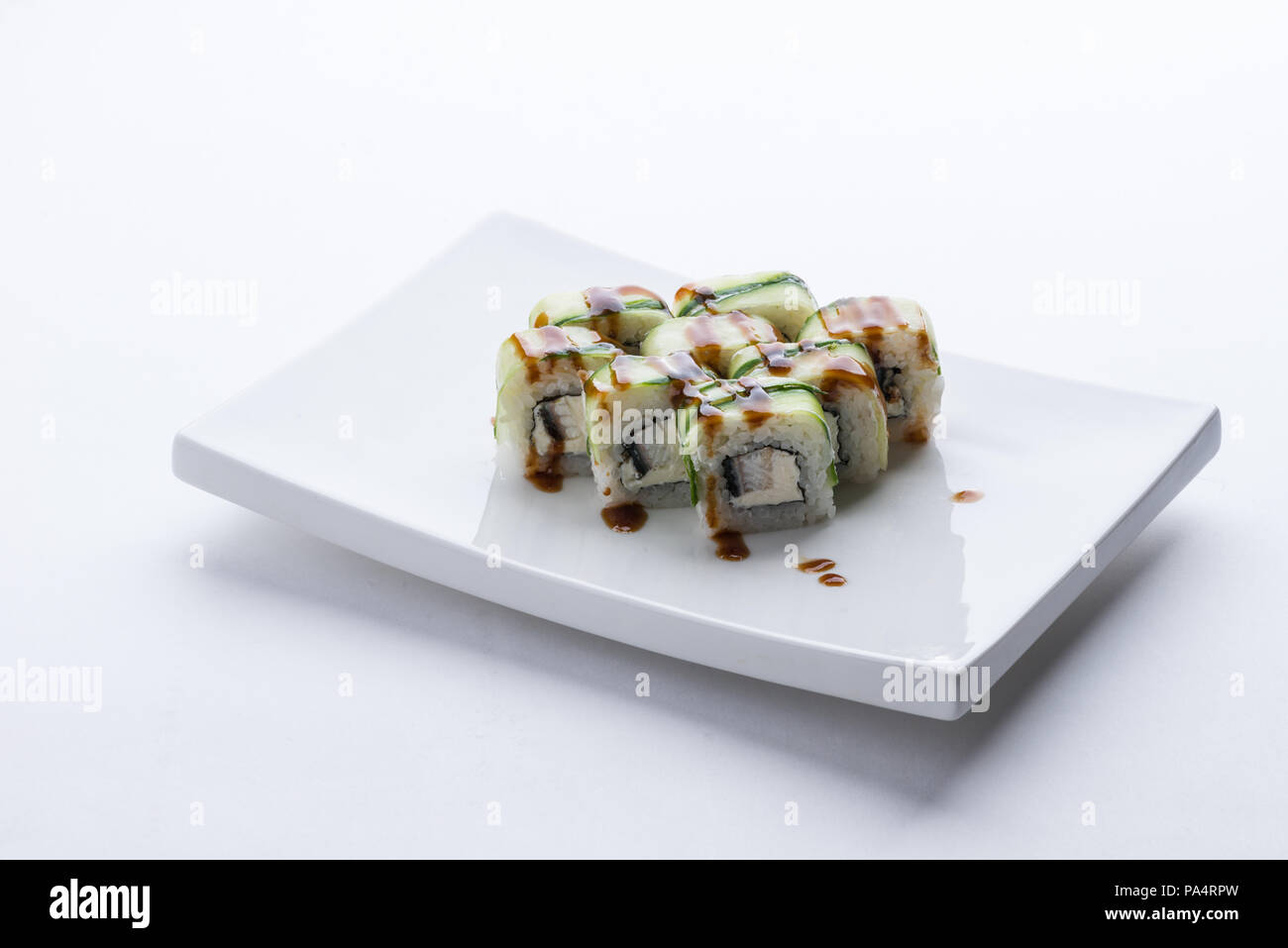 Il cibo giapponese, ristorante sushi gunkan maki roll piatto o vassoio impostato. Set di Sushi e composizione Foto Stock