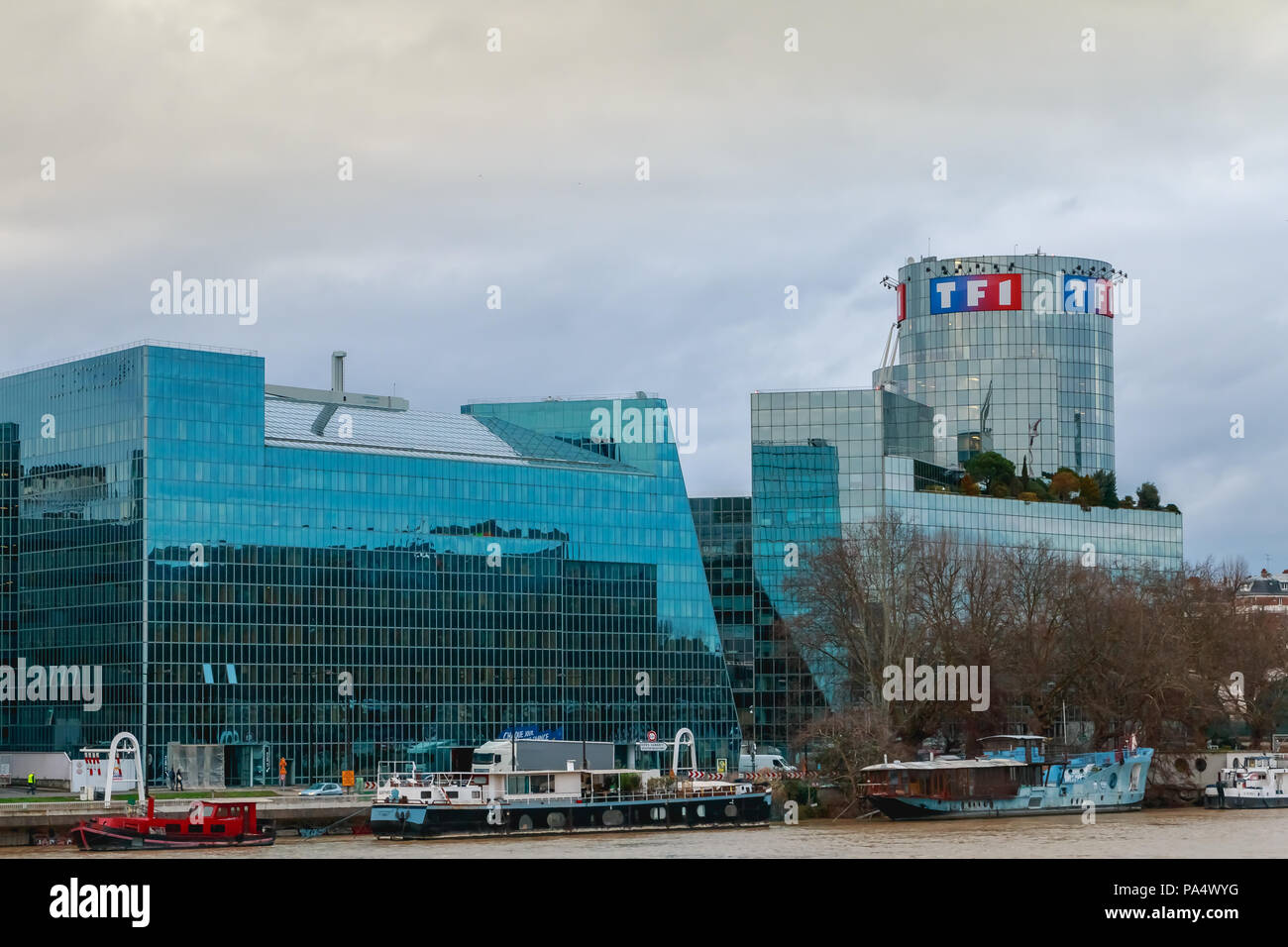 Boulogne Billancourt, Francia - 24 Gennaio 2018 : vista della TF1 tower su una giornata invernale dove il canale televisivo con lo stesso nome è installato. Th Foto Stock