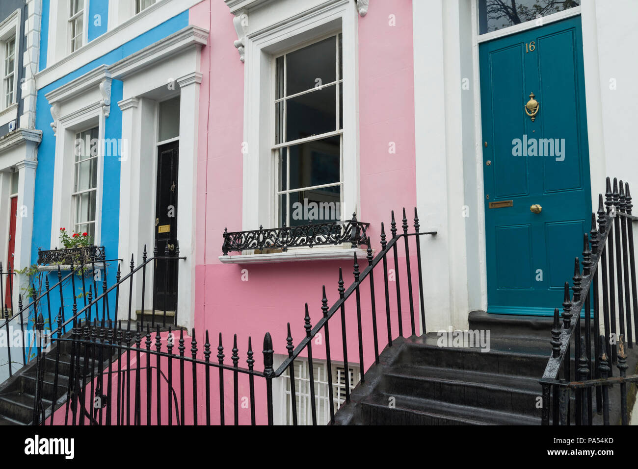 Colorfull case in Portobello Road, London, Regno Unito Foto Stock