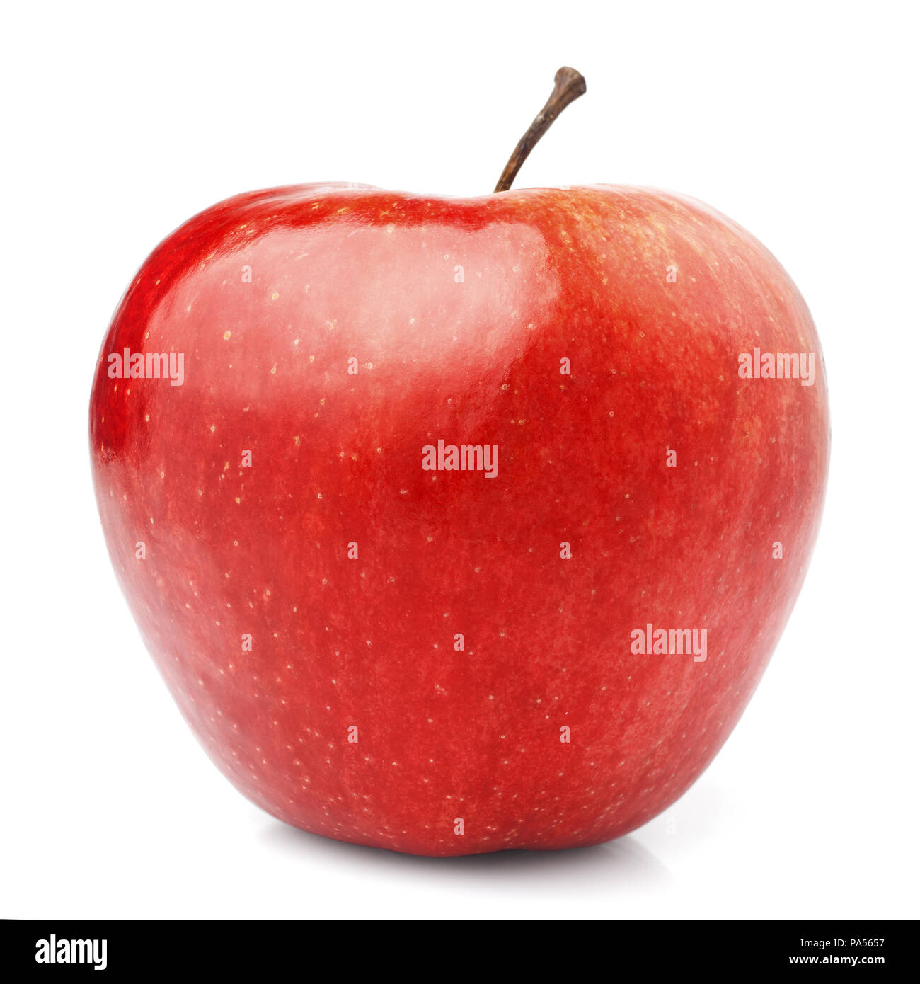 Rosso lucido succosa mela su sfondo bianco, isolata di alta qualit Foto Stock