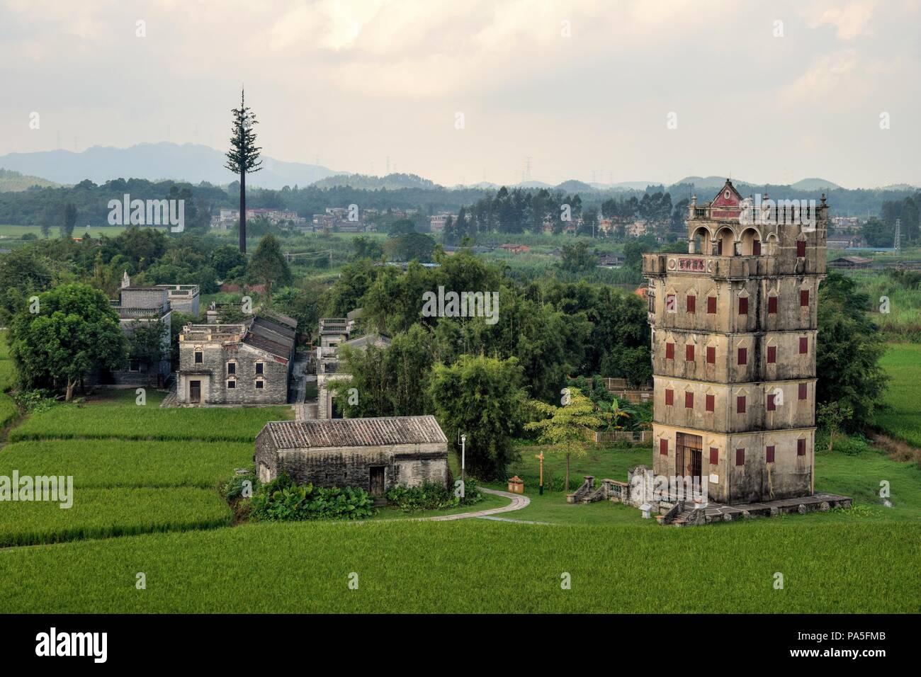 L'del Kaiping Diaolou (torri di avvistamento) nella provincia di Guangdong in Cina sono fortificati multi-storey towers è servita principalmente come protezione contro i banditi. Foto Stock