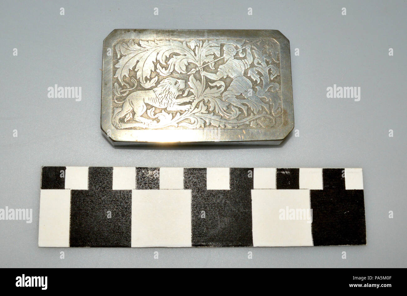 621 incisi peltro tabacchiera d'Oench famiglia Foto Stock