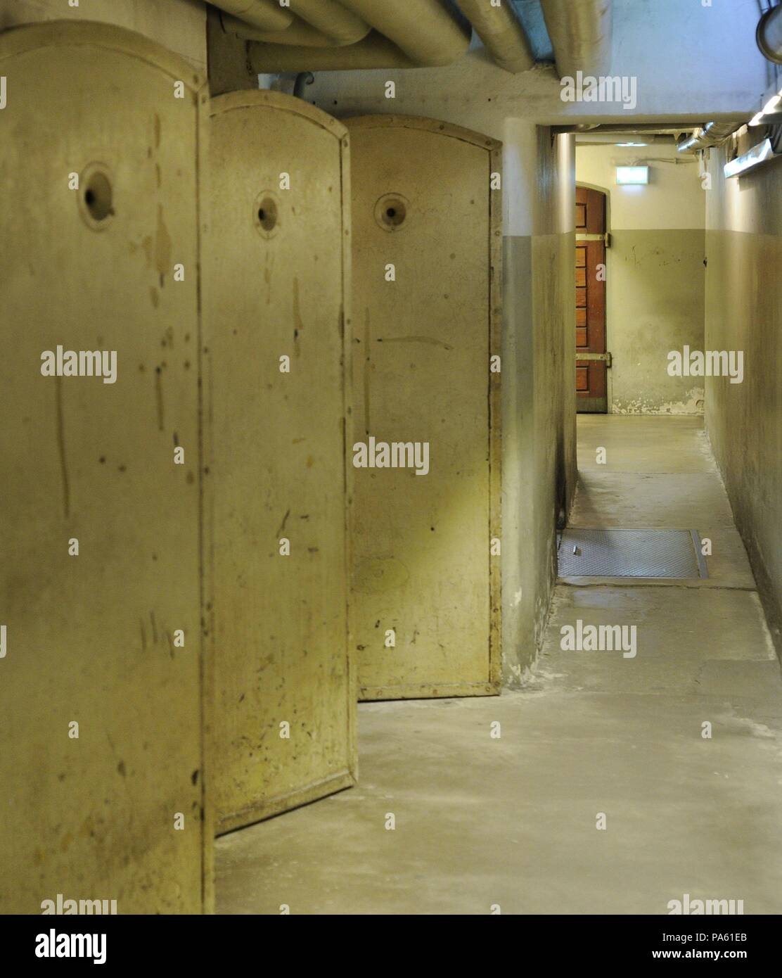 Il Nazionalsocialismo Centro di documentazione. Il Museo Memoriale della prigione della Gestapo in EL-DE Casa. Fondata nel 1979. Fu la sede centrale della polizia segreta dello Stato (Gestapo) tra 1935 e 1945. Dettaglio della prigione il seminterrato. Colonia. Germania. Foto Stock