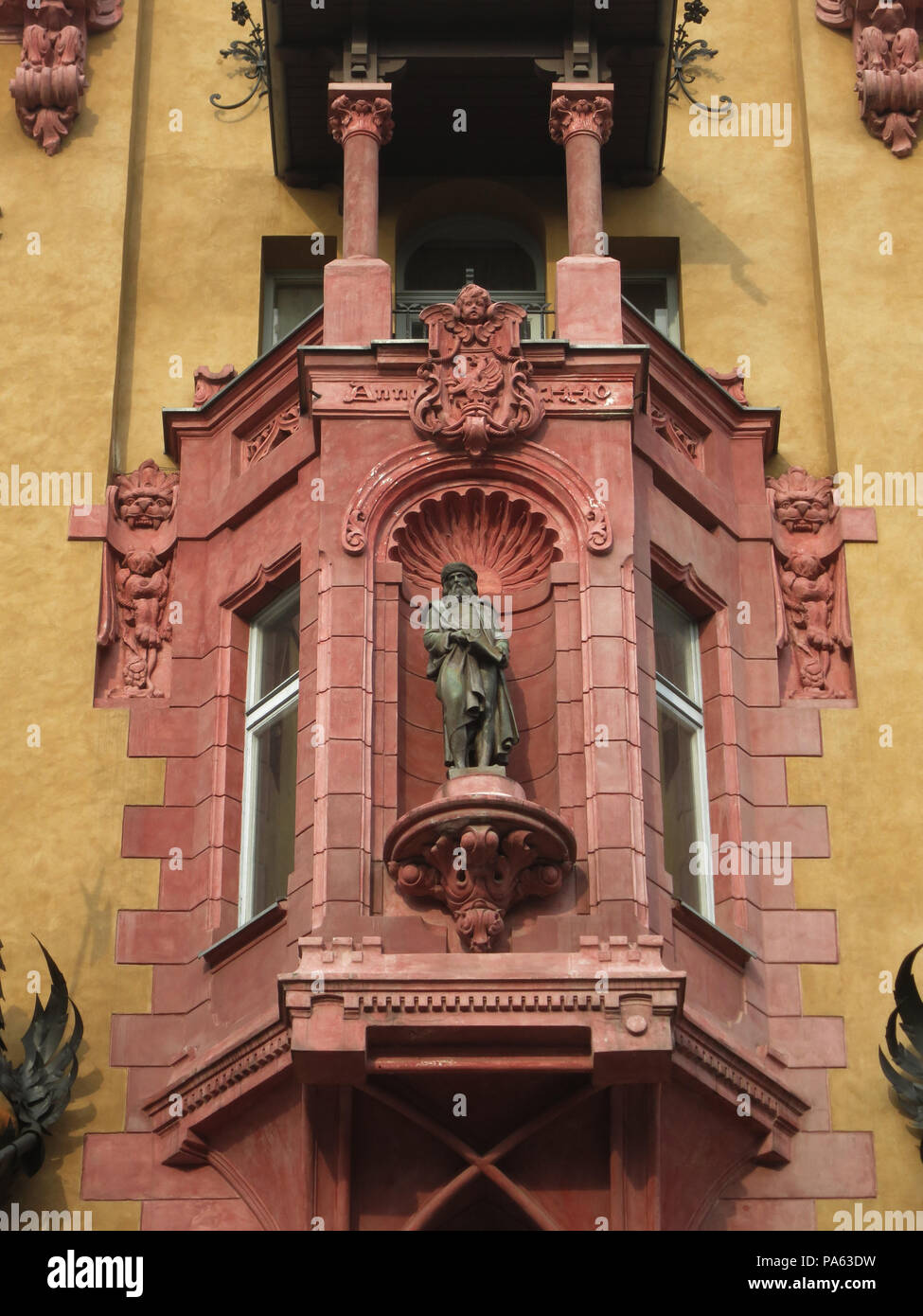 Dettagli di una facciata di edificio barocco, a Lodz, Polonia Foto Stock