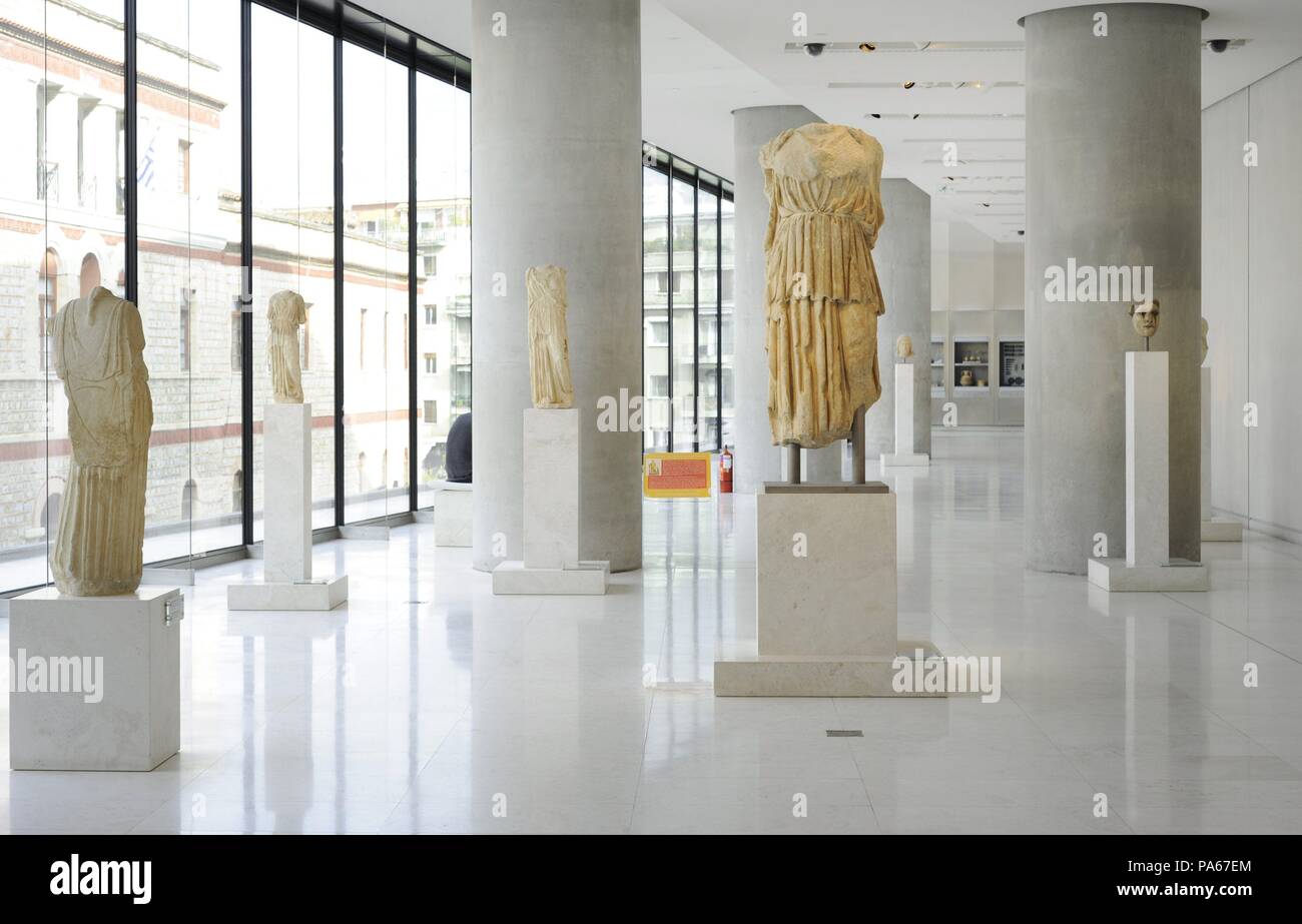 Museo dell'Acropoli. Vista di una delle sue camere. Atene. La Grecia. Foto Stock