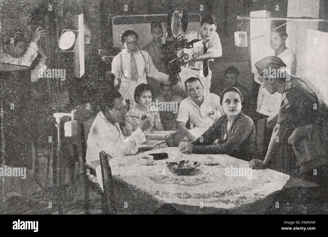 187 sul set di Kartinah, Terang Boelan Vol III n. 5 (Maggio 1941), p8 Foto Stock