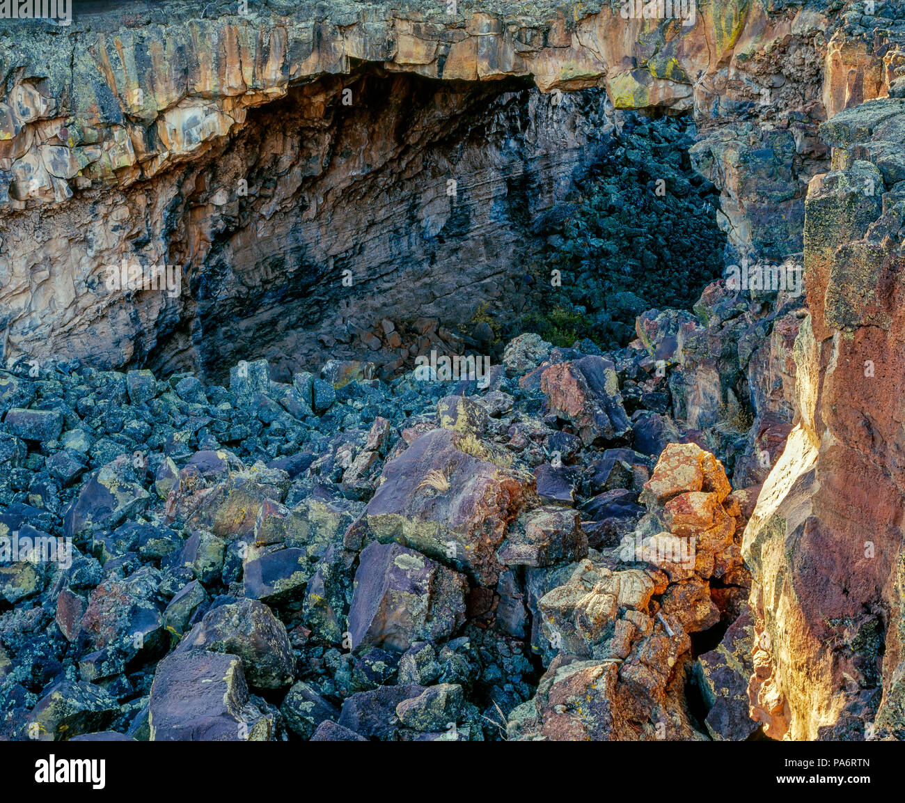 Il Ponte naturale, crollato tubo di lava, El Malpais monumento nazionale, Nuovo Messico Foto Stock