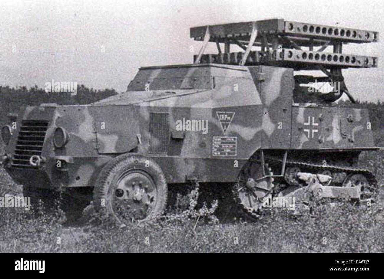 9 8 cm Vielfachwerfer S303(f) Foto Stock
