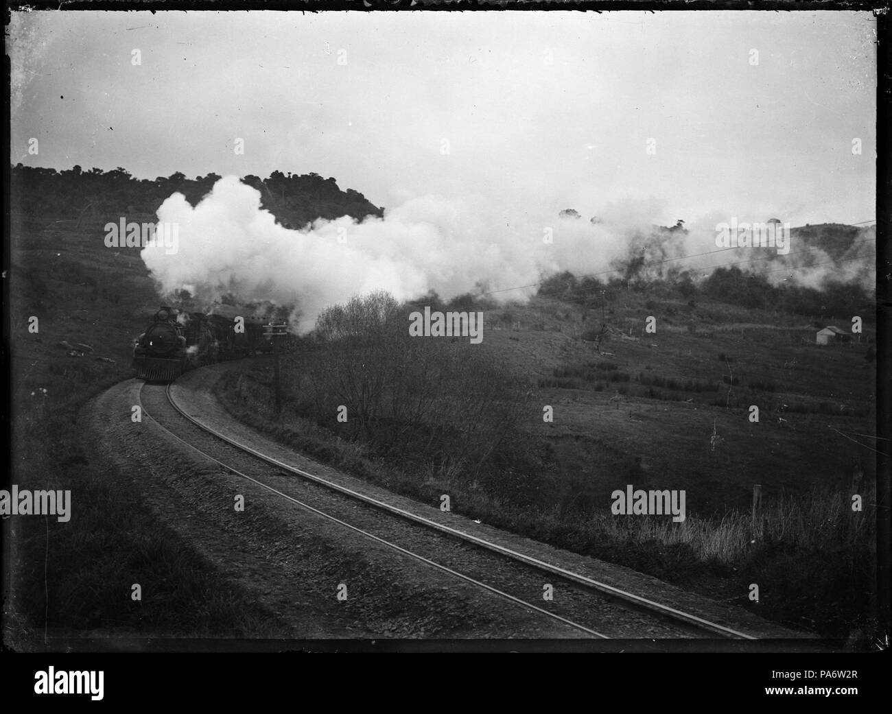 10 un treno con due "Ab" class locomotive arrivando fino alla cima di una collina. ATLIB 291852 Foto Stock