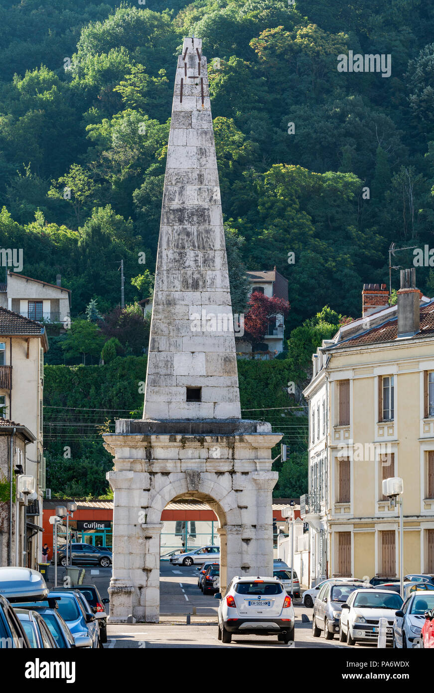 La piramide di Saint-Symphorien, Vienne, Rhône, Francia Foto Stock