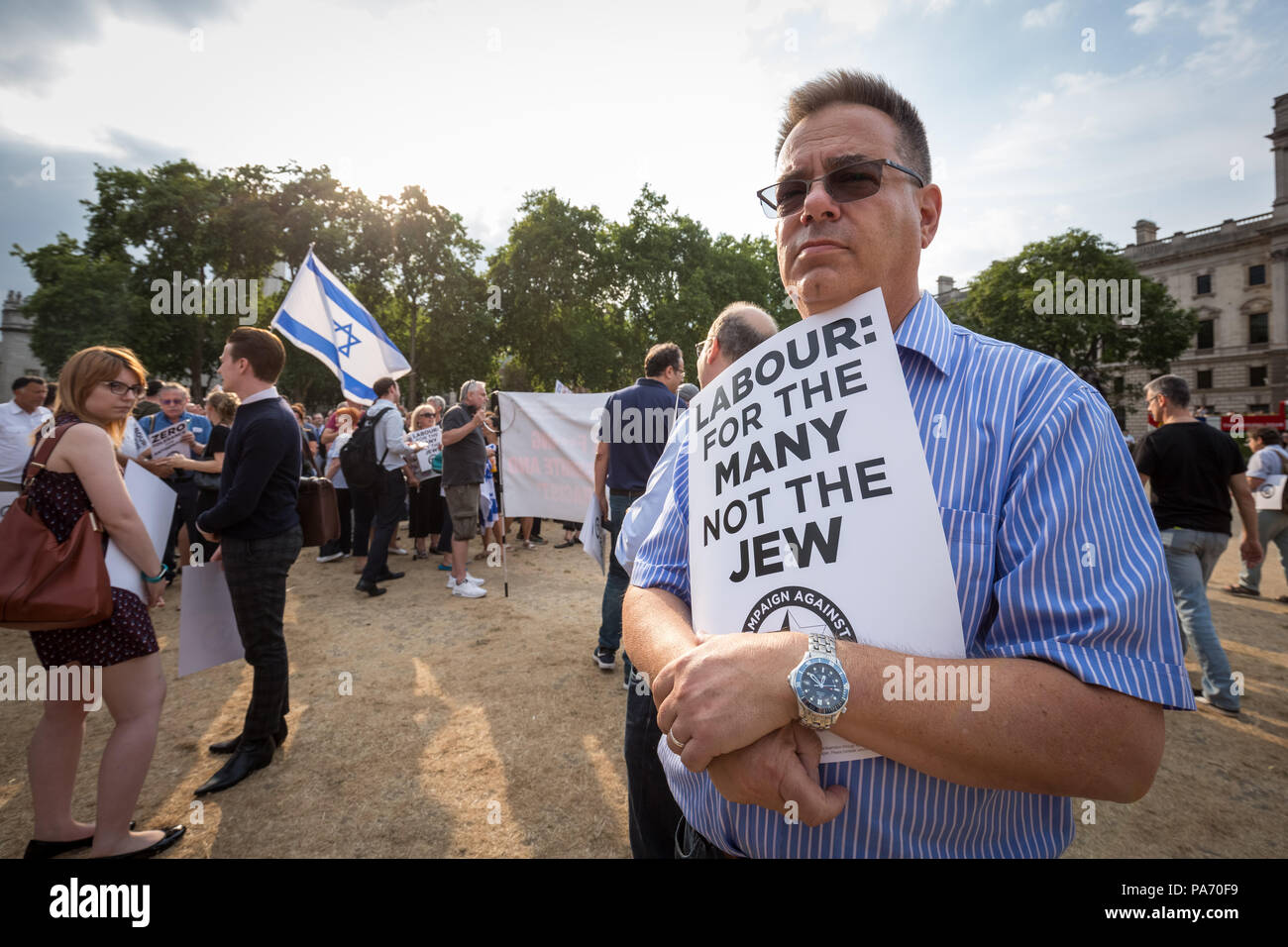 Londra, Regno Unito. Il 19 luglio 2018. La dimostrazione in piazza del Parlamento contro le presunte questioni del partito laburista di antisemitismo da parte dei membri della comunità ebraica organizzata dalla campagna contro l' antisemitismo (CAA). Credito: Guy Corbishley/Alamy Live News Foto Stock