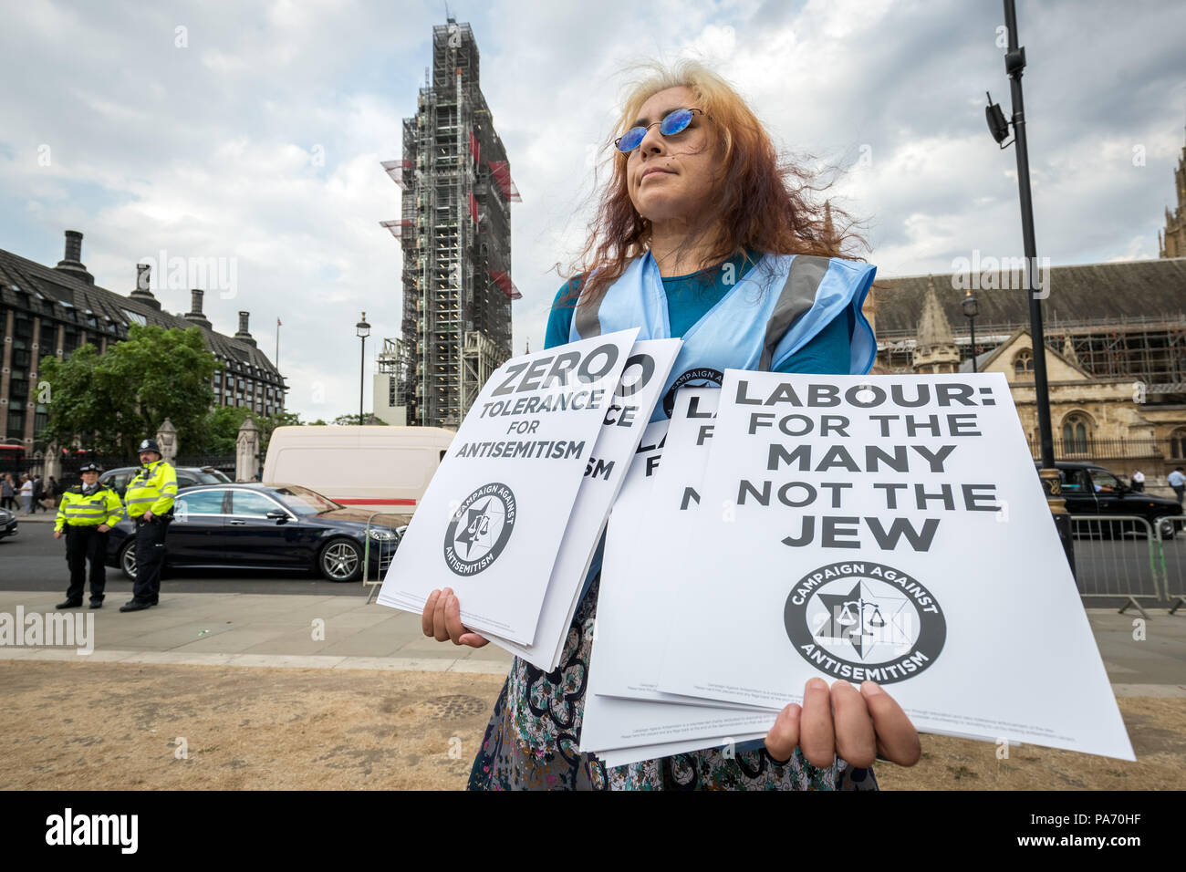 Londra, Regno Unito. Il 19 luglio 2018. La dimostrazione in piazza del Parlamento contro le presunte questioni del partito laburista di antisemitismo da parte dei membri della comunità ebraica organizzata dalla campagna contro l' antisemitismo (CAA). Credito: Guy Corbishley/Alamy Live News Foto Stock