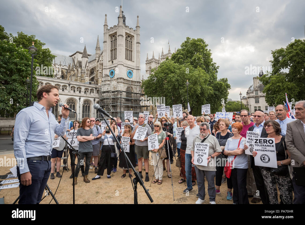 Londra, Regno Unito. Il 19 luglio 2018. La dimostrazione in piazza del Parlamento contro le presunte questioni del partito laburista di antisemitismo da parte dei membri della comunità ebraica organizzata dalla campagna contro l' antisemitismo (CAA). Credito: Guy Corbishley/Alamy Live News Foto Stock