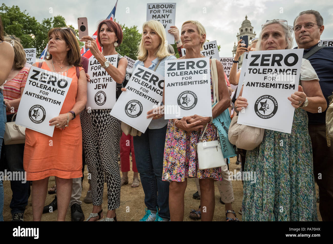 Londra, Regno Unito. Il 19 luglio 2018. La dimostrazione in piazza del Parlamento contro le presunte questioni del partito laburista di antisemitismo da parte dei membri della comunità ebraica organizzata dalla campagna contro l' antisemitismo (CAA). Credito: Guy Corbishley/Alamy Live News Foto Stock