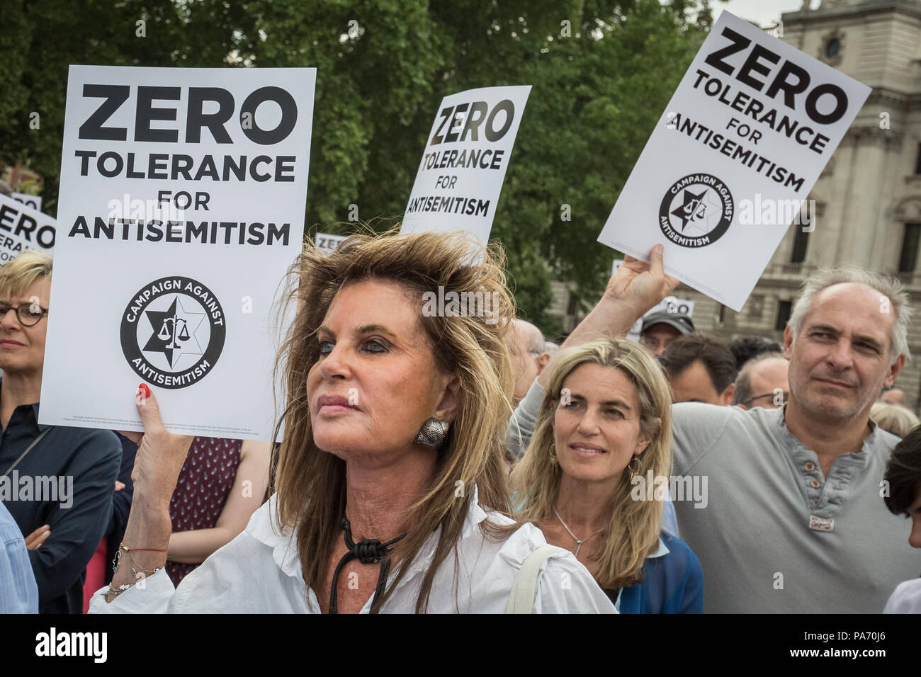 Londra, Regno Unito. Il 19 luglio 2018. La dimostrazione in piazza del Parlamento contro le presunte questioni del partito laburista di antisemitismo da parte dei membri della comunità ebraica organizzata dalla campagna contro l' antisemitismo (CAA). Credito: Guy Corbishley/Alamy Live News Foto Stock
