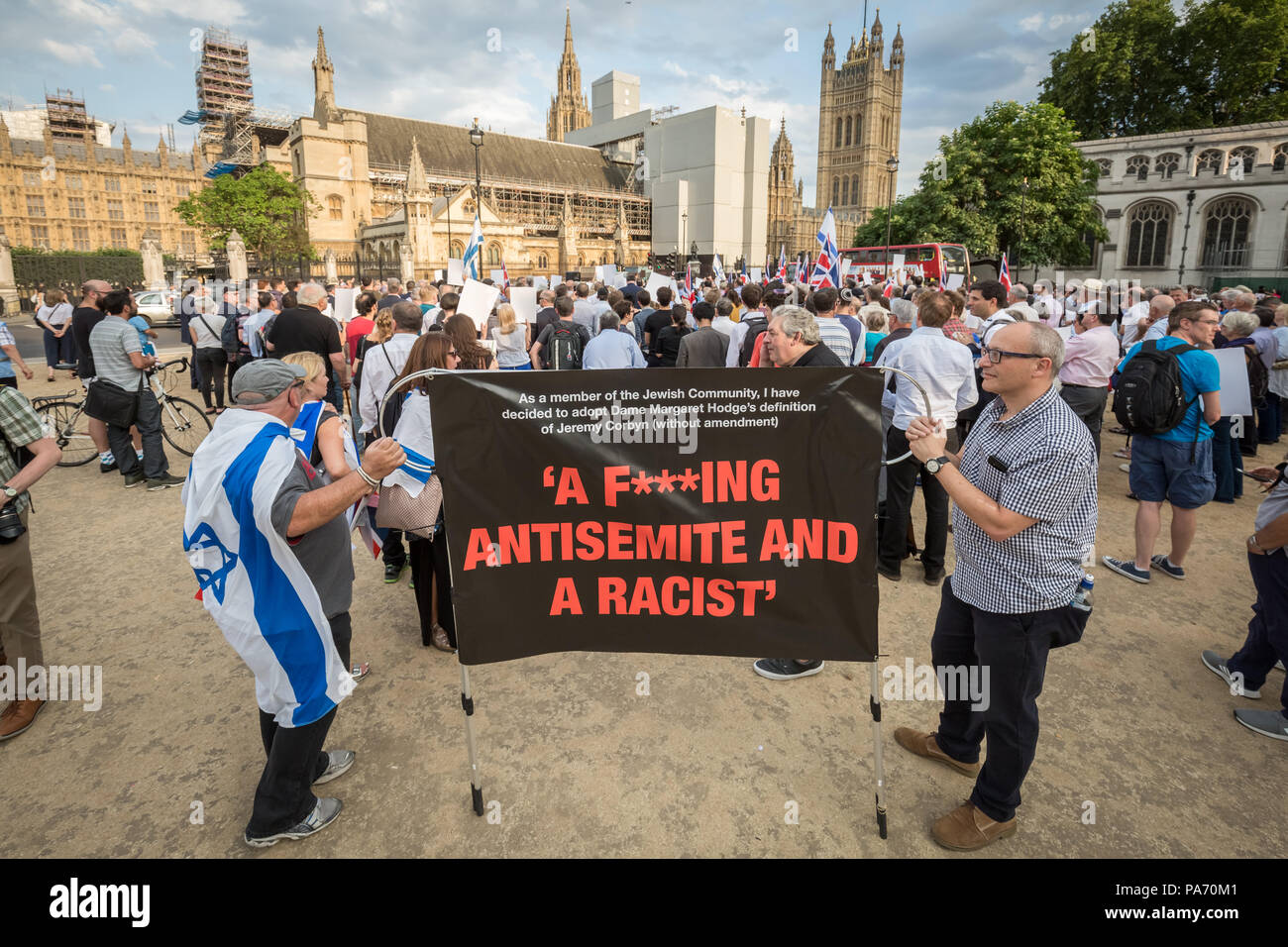 Londra, Regno Unito. Il 19 luglio 2018. La dimostrazione in piazza del Parlamento contro le presunte questioni del partito laburista di antisemitismo da parte dei membri della comunità ebraica organizzata dalla campagna contro l' antisemitismo (CAA). Credito: Guy Corbishley/Alamy Live News Foto Stock
