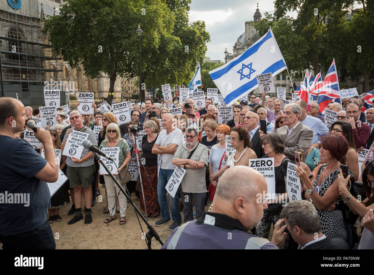 Londra, Regno Unito. Il 19 luglio 2018. La dimostrazione in piazza del Parlamento contro le presunte questioni del partito laburista di antisemitismo da parte dei membri della comunità ebraica organizzata dalla campagna contro l' antisemitismo (CAA). Credito: Guy Corbishley/Alamy Live News Foto Stock