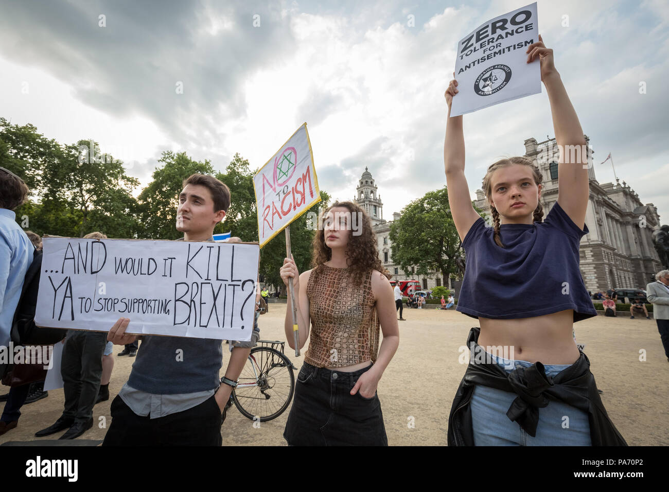 Londra, Regno Unito. Il 19 luglio 2018. La dimostrazione in piazza del Parlamento contro le presunte questioni del partito laburista di antisemitismo da parte dei membri della comunità ebraica organizzata dalla campagna contro l' antisemitismo (CAA). Credito: Guy Corbishley/Alamy Live News Foto Stock