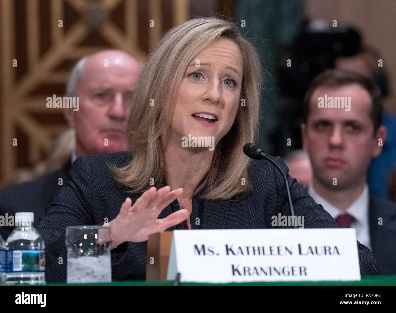 Kathleen Laura Kraninger testimonia davanti al Senato degli Stati Uniti Comitato bancario, alloggiamento e questioni urbane per la sua nomina a essere Direttore dell' Ufficio di presidenza del Consumer Financial Protection (CFPB) sul colle del Campidoglio di Washington il giovedì 19 luglio, 2018. Credito: Ron Sachs/CNP /MediaPunch Foto Stock