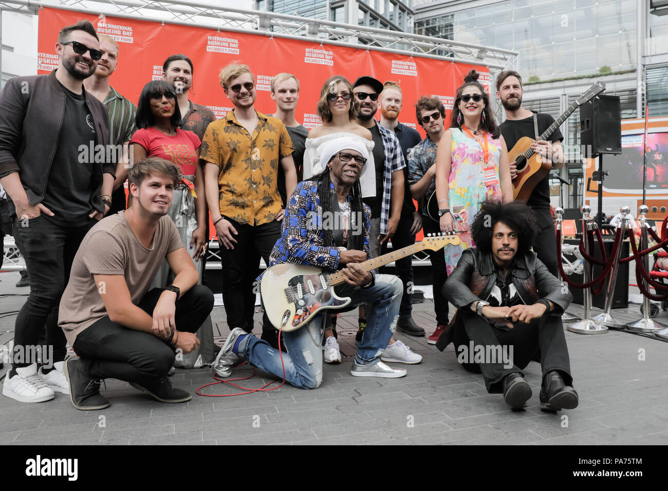 Wembley Park, Regno Unito. Il 21 luglio 2018. Il vincitore del Grammy Award e la leggenda della musica Nile Rodgers apre International musicista di strada giorno 2018, Wembley Park, UK Credit: amanda rose/Alamy Live News Foto Stock