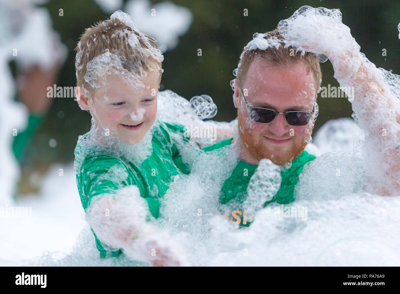 Sandwell, West Midlands, Regno Unito. 21 Luglio, 2018. Il primo fine settimana di vacanze scolastiche per gran parte della Gran Bretagna, le famiglie hanno confuso il divertimento a la NSPCC Messathon in Sandwell Valley Park, vicino a Birmingham, Regno Unito. Peter Lopeman/Alamy Live News Foto Stock