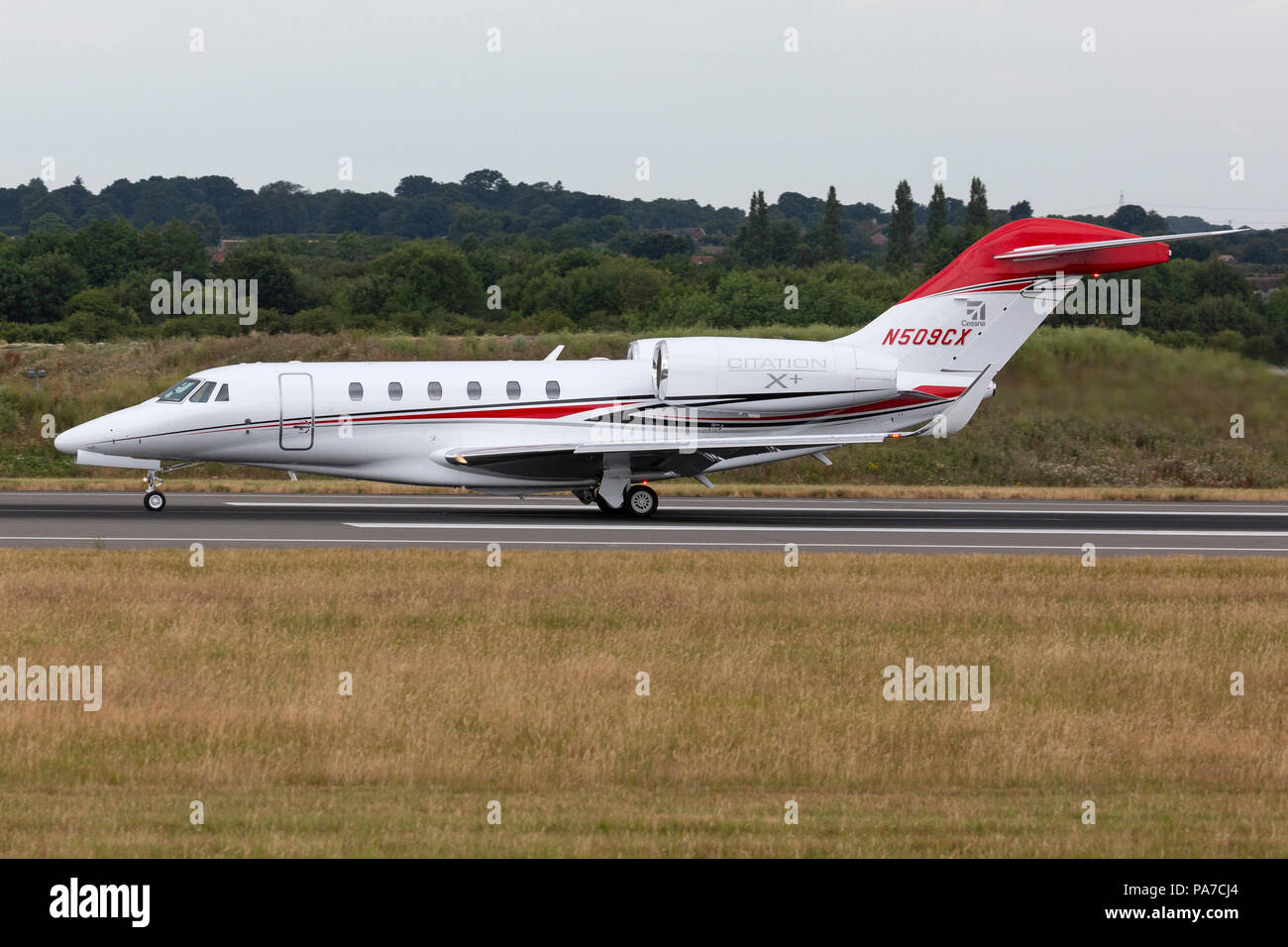 Un Cessna Citation 750 X executive business jet, registrati negli Stati Uniti come N509CX, a Londra Luton Airport in Inghilterra. Foto Stock