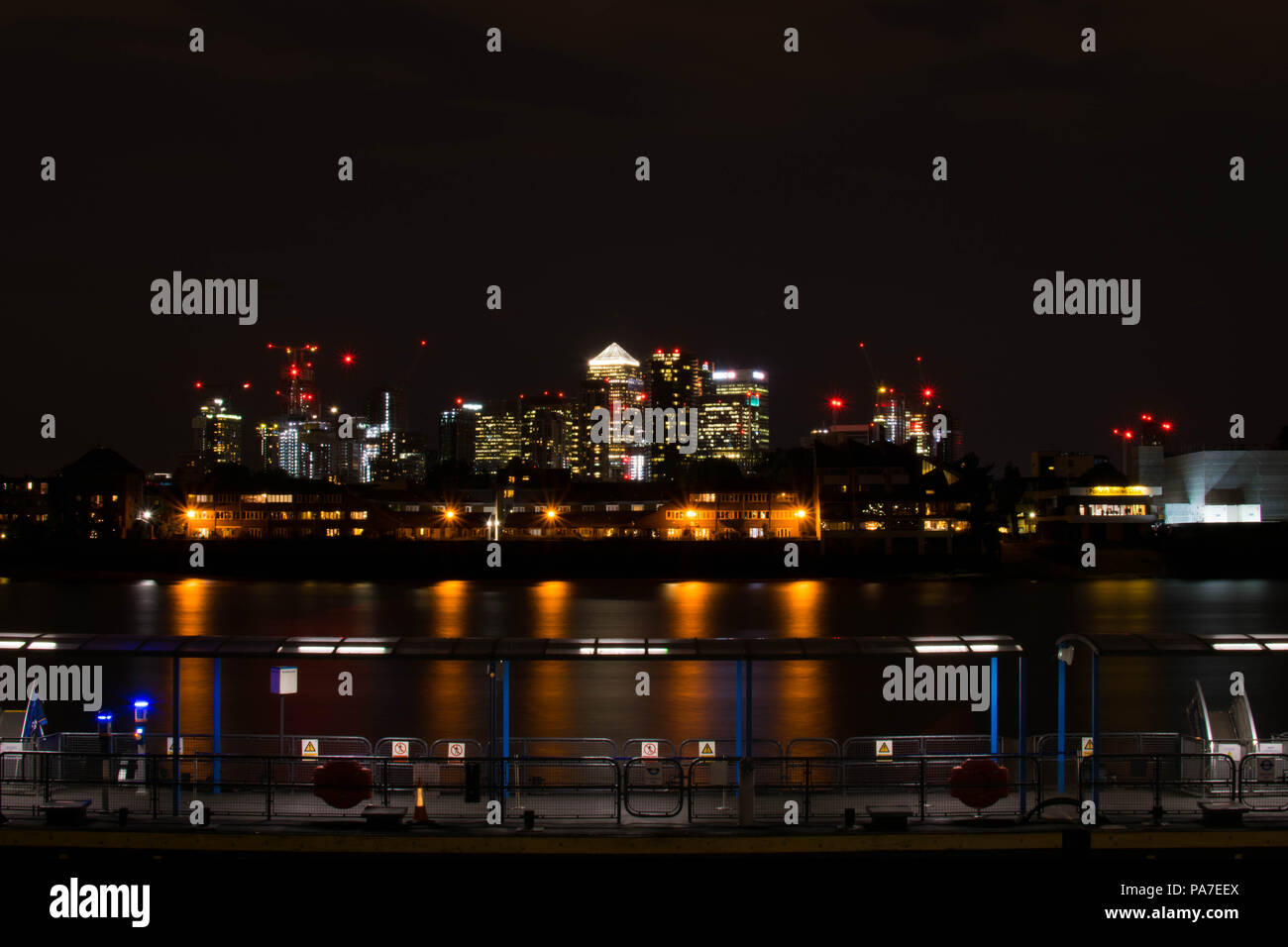 Le esposizioni più lunghe a Londra, presa dal lato di Greenwich.Cavalletto, Nikon D3300, 30 sec esposizione, treppiede Foto Stock