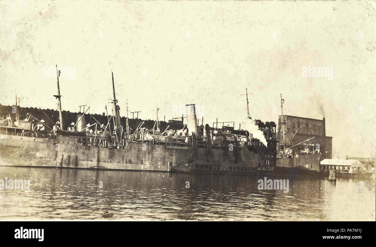 140 AntigoneCoalingInNewportNews CoalBarge Foto Stock