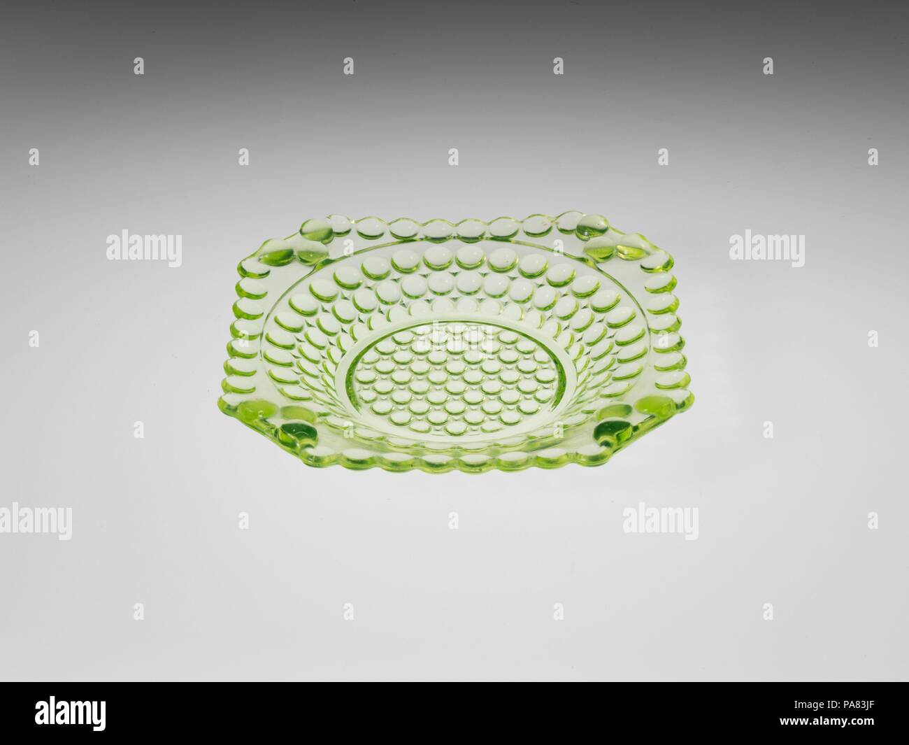Piastra. Cultura: American. Dimensioni: diam. 6 1/2 in. (16,5 cm). Autore: Adams e società. Data: 1870-90. Museo: Metropolitan Museum of Art di New York, Stati Uniti d'America. Foto Stock