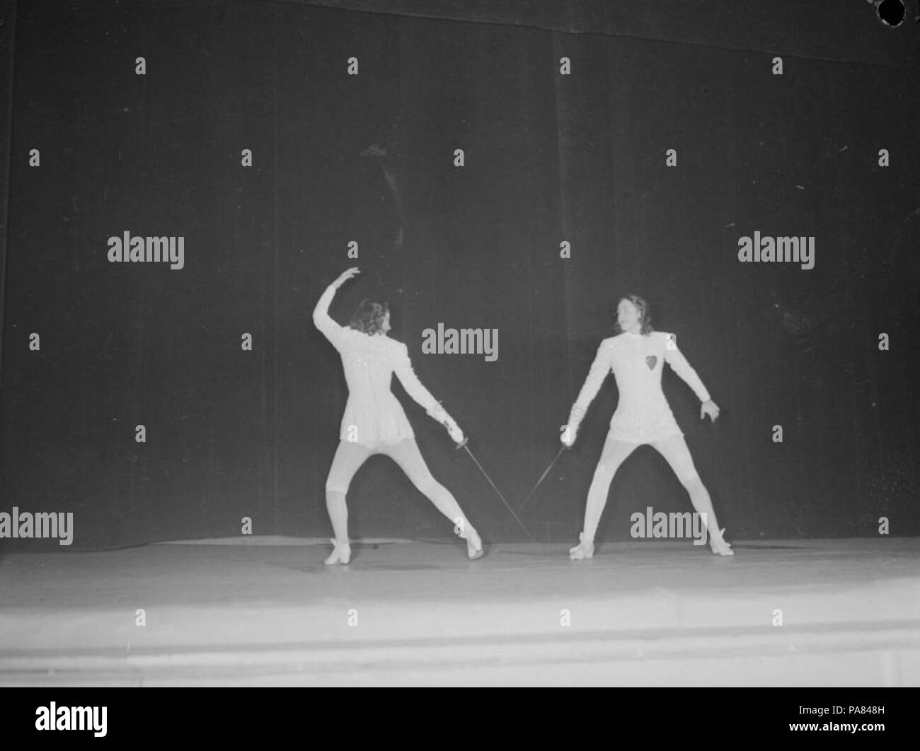 59 Dance. Ballet Music Hall. Ballo di spada BAnQ P48S1P10369 Foto Stock
